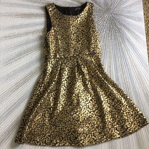 A nice gold and black cheeta print dress